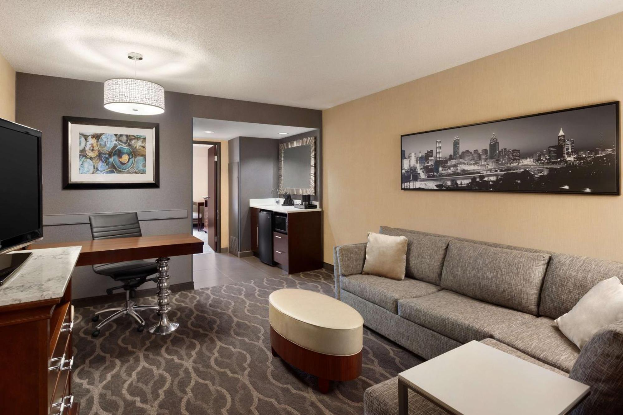 Embassy Suites By Hilton Atlanta Airport College Park Eksteriør billede