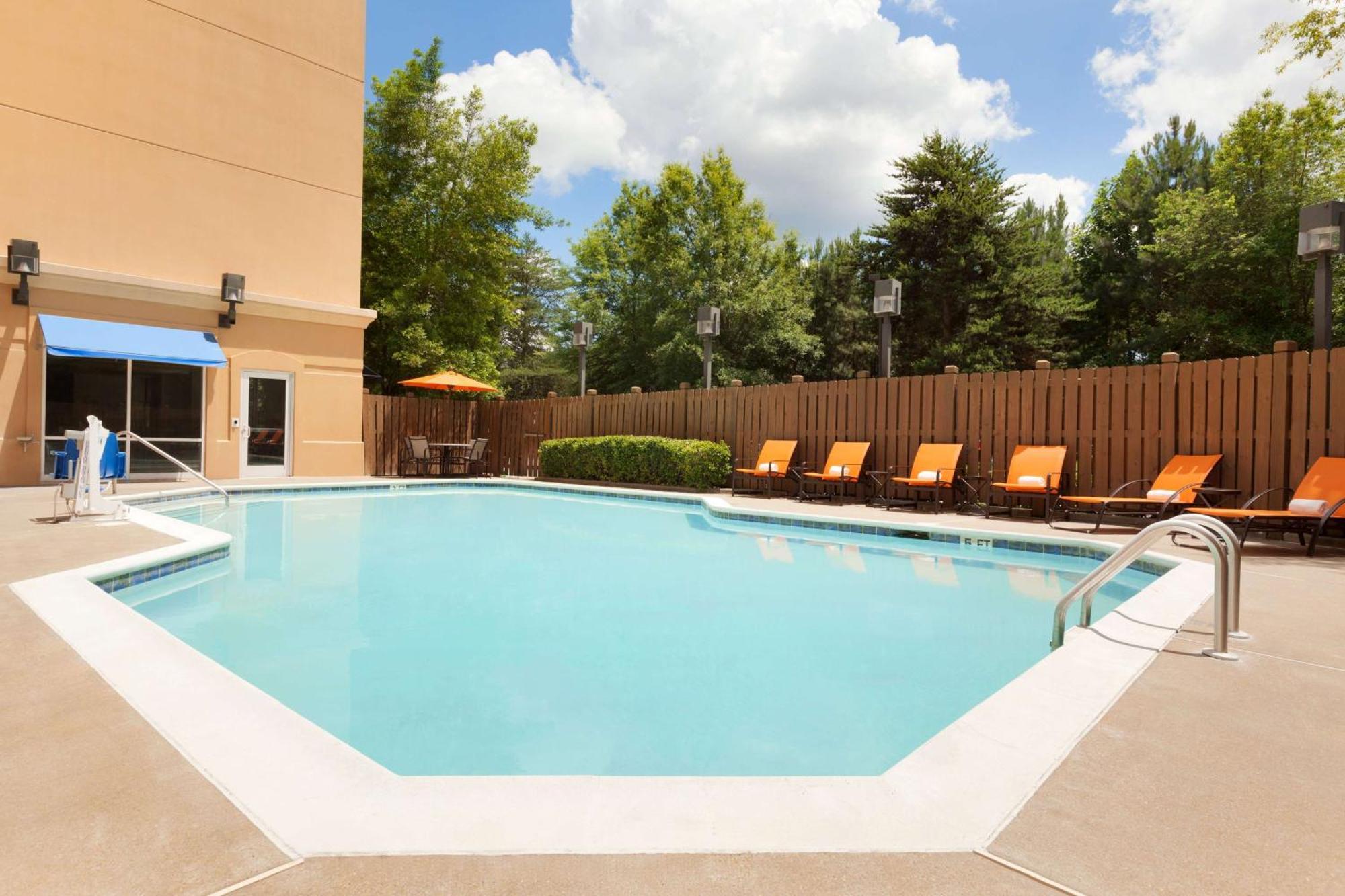 Embassy Suites By Hilton Atlanta Airport College Park Eksteriør billede