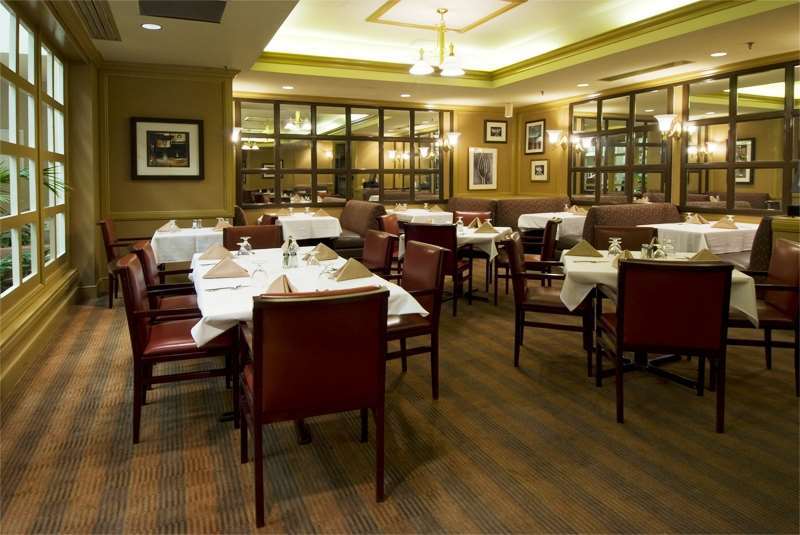 Embassy Suites By Hilton Atlanta Airport College Park Restaurant billede