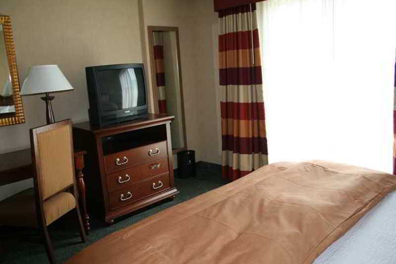 Embassy Suites By Hilton Atlanta Airport College Park Værelse billede